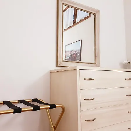 Lady Luna Bed & Breakfast 4*