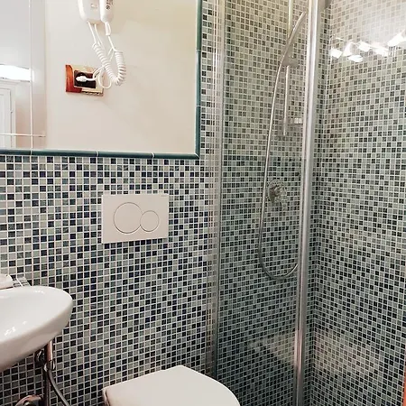 레이디 루나 비앤비 B&B 4*